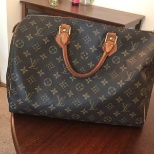 Louis Vuitton Speedy Bag